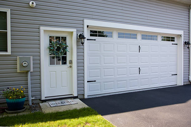 24/7 Emergency Garage Door Panel Replacement experts in Clinton, UT